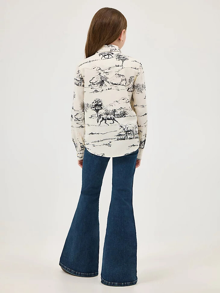 camisa con broches estilo western de wrangler x lainey wilson country toile para niña estampado paisajístico