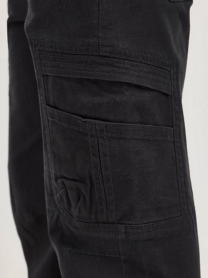 pantalón cargo wrangler free to stretch para niño 8-16 color negro george