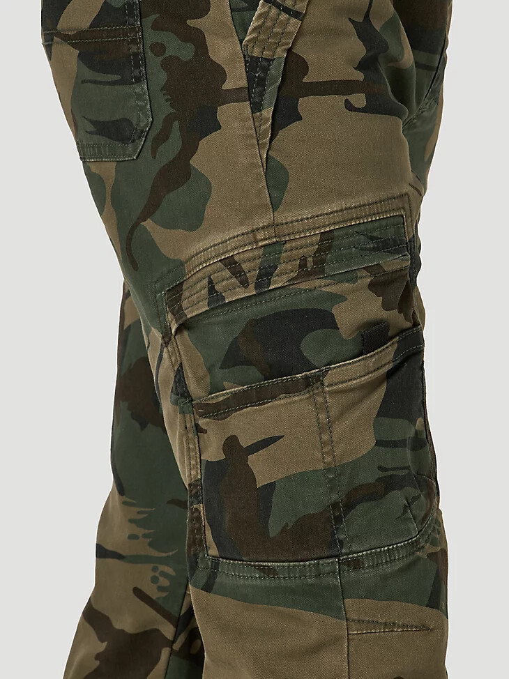 pantalón cargo wrangler free to stretch gamer para niño husky camuflaje verde bosque