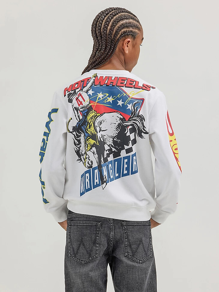 suéter de cuello redondo rodeo para niño wrangler x hot wheels en blanco brillante
