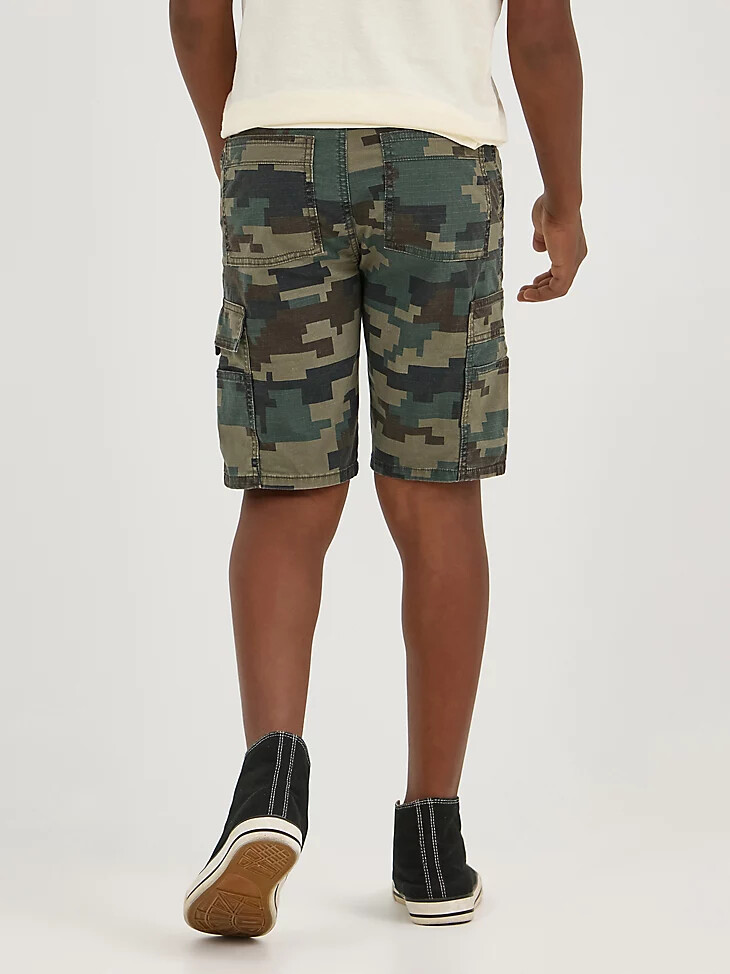 pantalón corto utilitario gamer cargo para niño color verde camuflaje