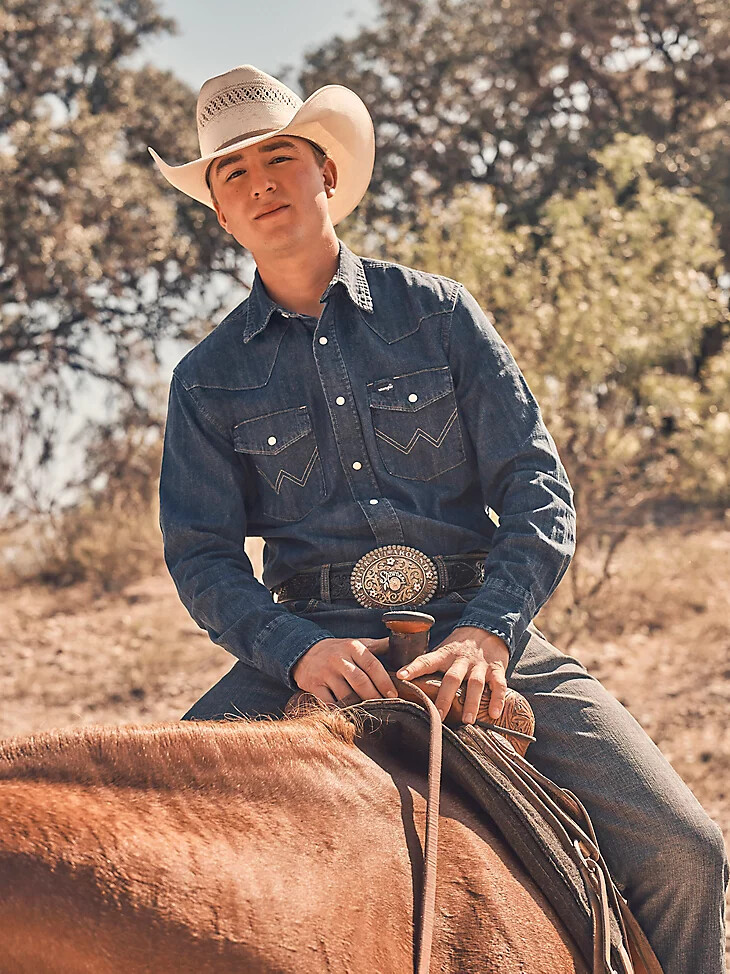 camisa de trabajo vaquera de manga larga con broches de presión cowboy cut denim oscuro