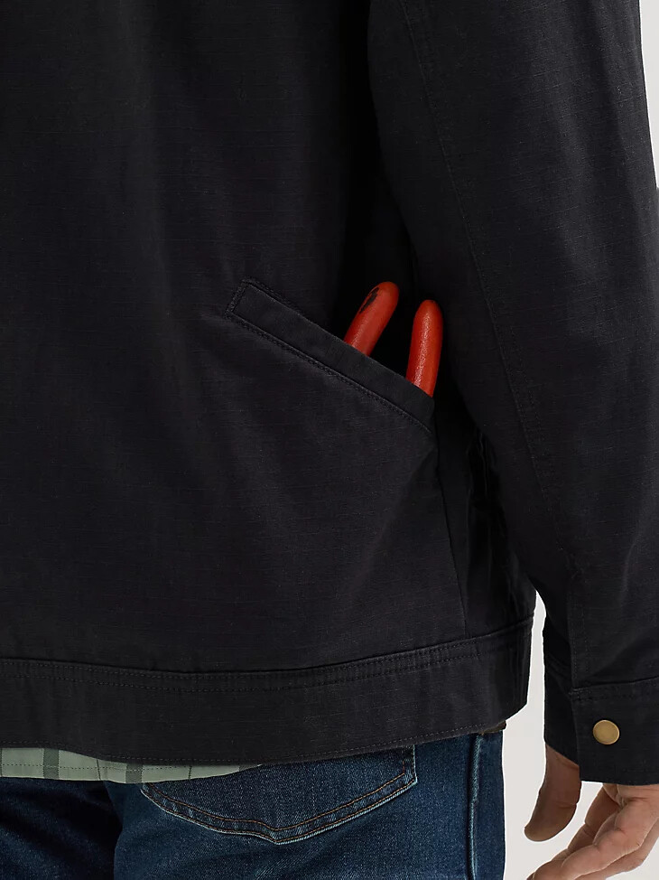 chaqueta de trabajo con forro de franela wrangler riggs workwear en negro azabache