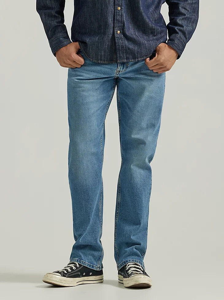 vaqueros flexibles de corte regular para hombre lavado claro
