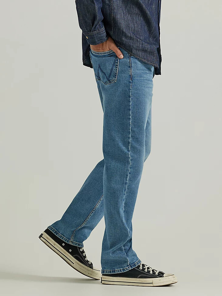 vaqueros flexibles de corte regular para hombre lavado claro