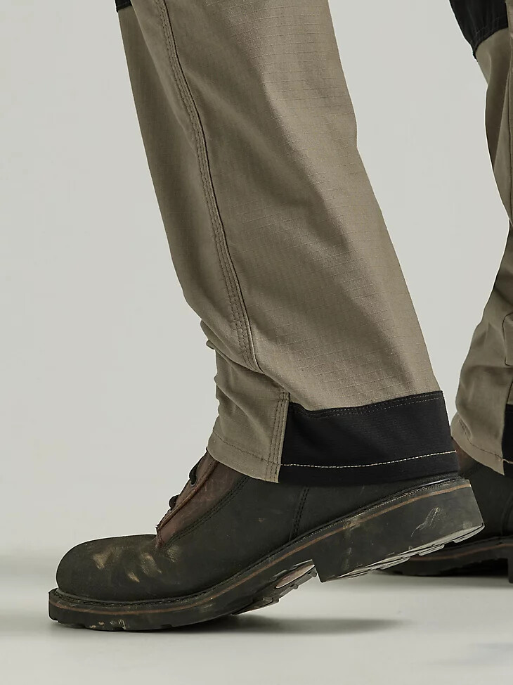 pantalón técnico de carpintero wrangler riggs workwear color caqui oscuro