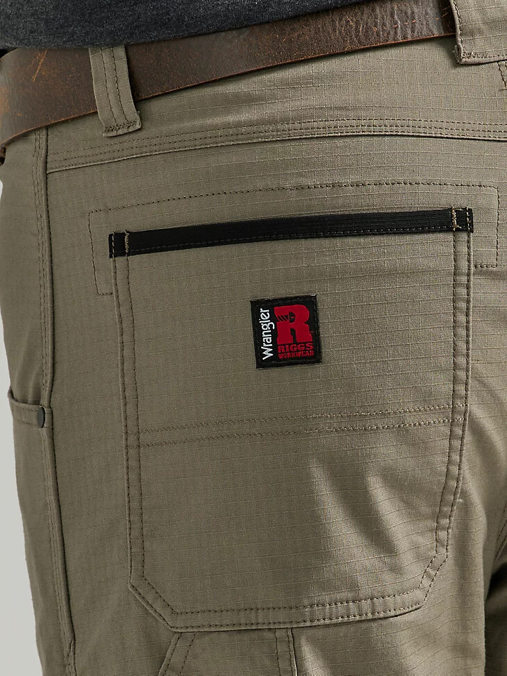 pantalón técnico de carpintero wrangler riggs workwear color caqui oscuro