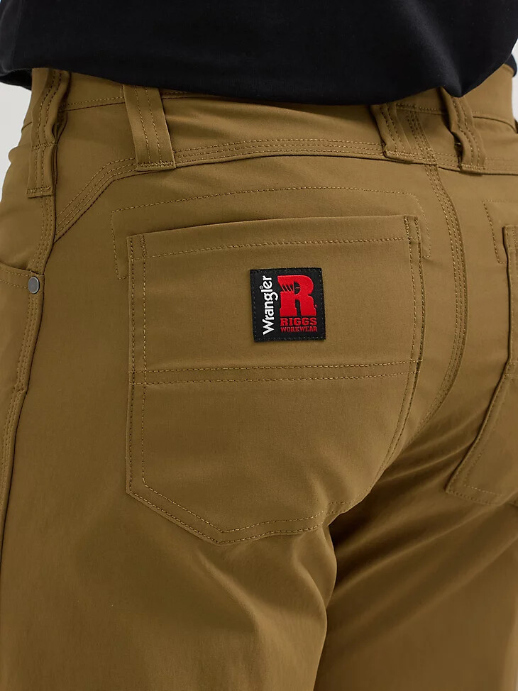 pantalón de trabajo técnico multitemporada wrangler riggs workwear estilo canguro