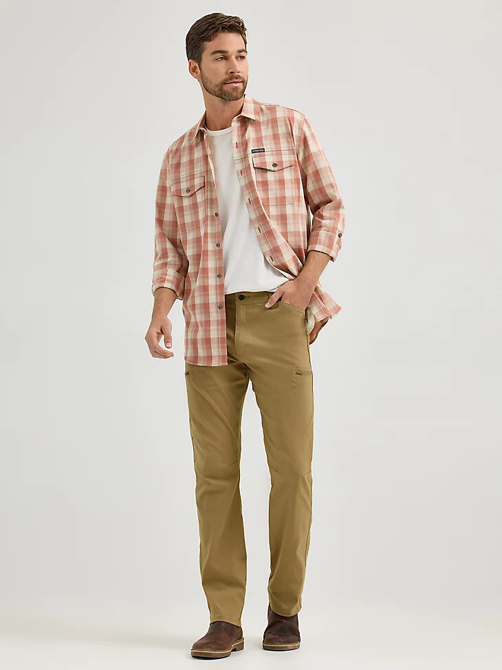 pantalón cargo para exteriores wrangler flex waist para hombre elmwood