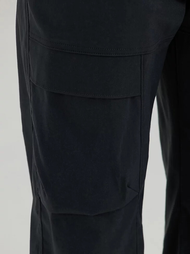pantalón cargo relajado wrangler atg para hombre negro azabache