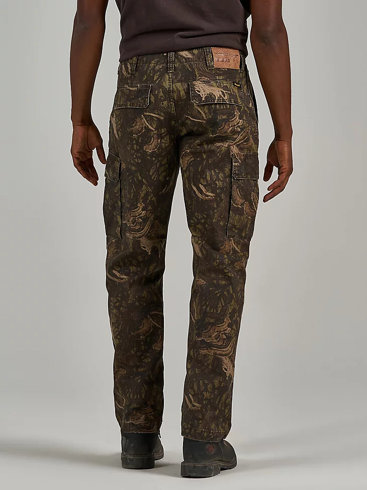 pantalón cordyceps camuflaje de wrangler x the last of us