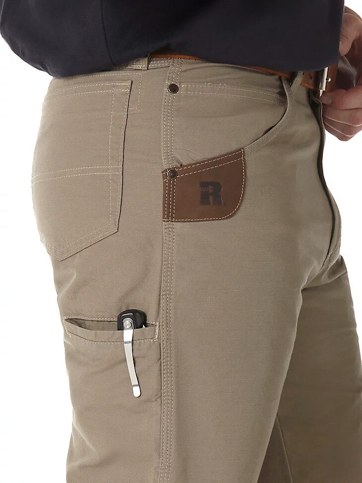 pantalón técnico wrangler riggs workwear color caqui oscuro