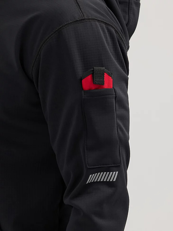 sudadera técnica con capucha wrangler riggs workwear en negro azabache