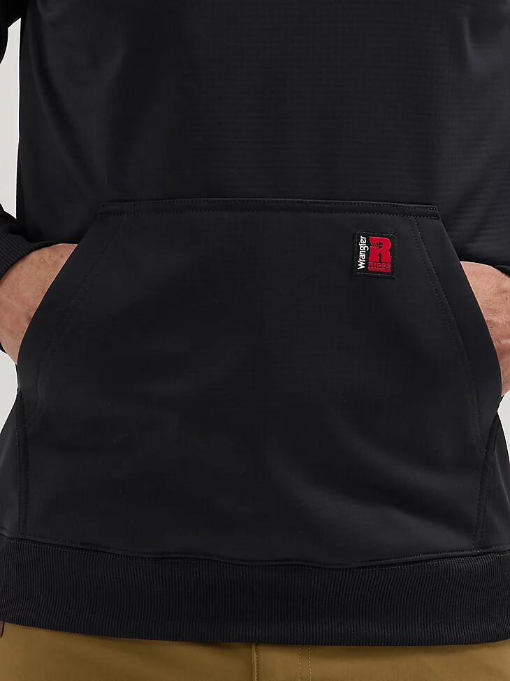 sudadera técnica con capucha wrangler riggs workwear en negro azabache
