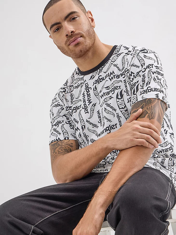 camiseta con el logotipo de wrangler x hot wheels para hombre color blanco brillante