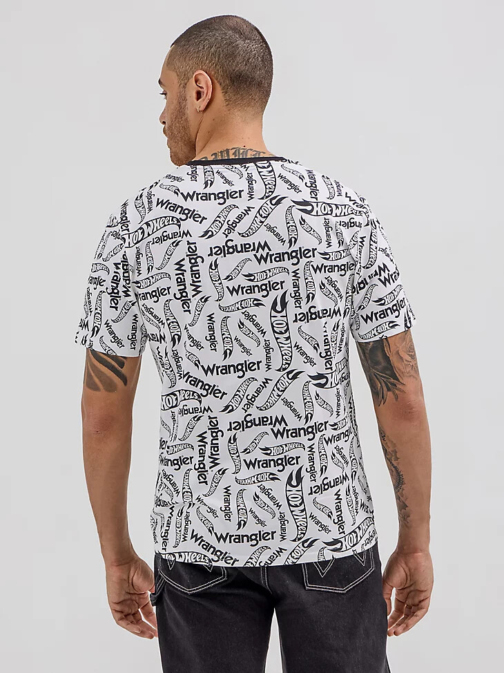 camiseta con el logotipo de wrangler x hot wheels para hombre color blanco brillante