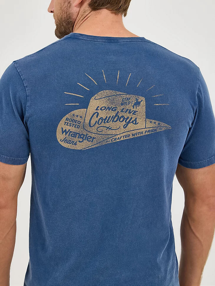 camiseta wrangler con bolsillo gráfico en la espalda para hombre color azul lavado