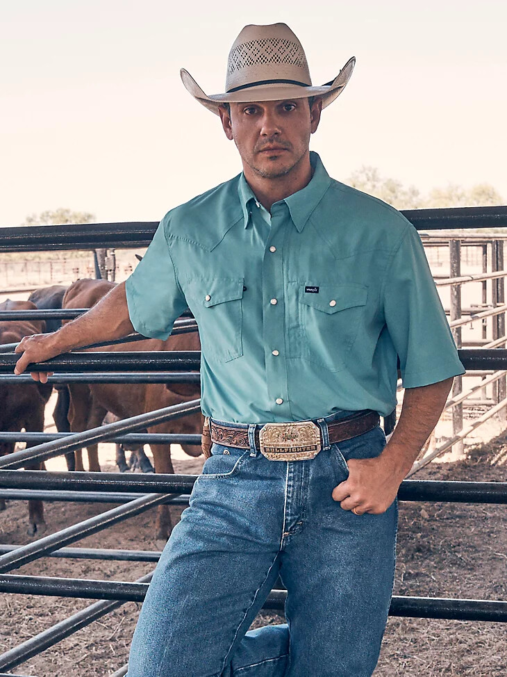 camisa wrangler performance de manga corta con broches a presión para hombre color verde azulado apagado