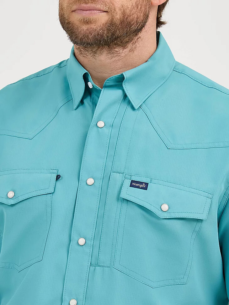 camisa wrangler performance de manga corta con broches a presión para hombre color verde azulado apagado