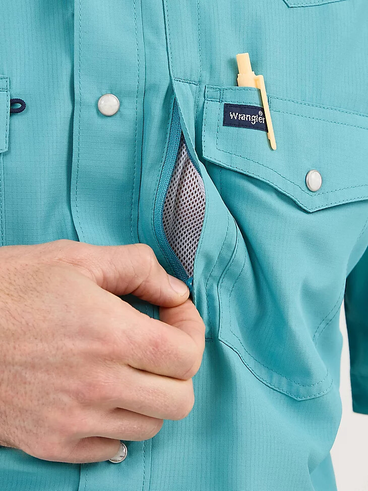 camisa wrangler performance de manga corta con broches a presión para hombre color verde azulado apagado