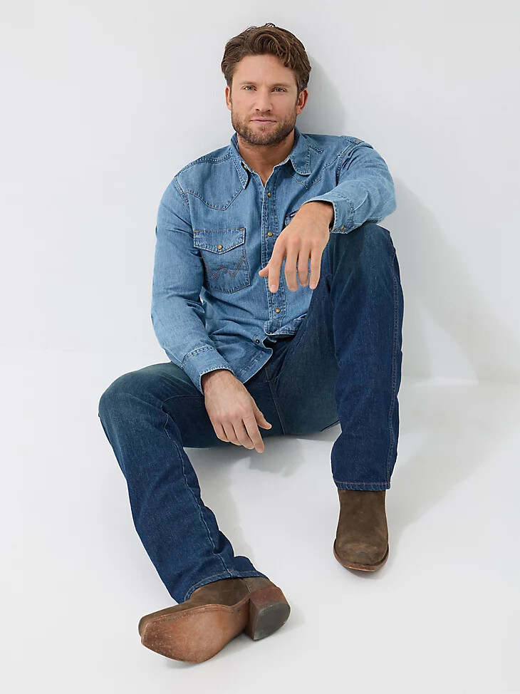 camisa vaquera clásica wrangler con broches de presión estilo western para hombre lavado claro