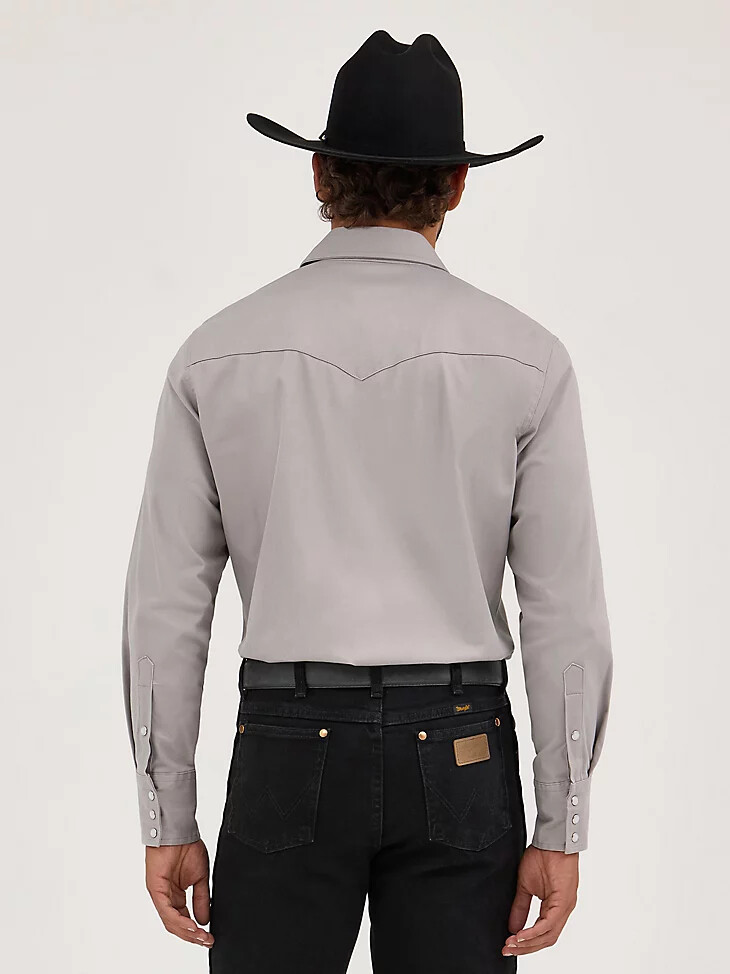 camisa vaquera de manga larga cuello abierto y corte vaquero de rendimiento premium y comodidad avanzada en color cemento