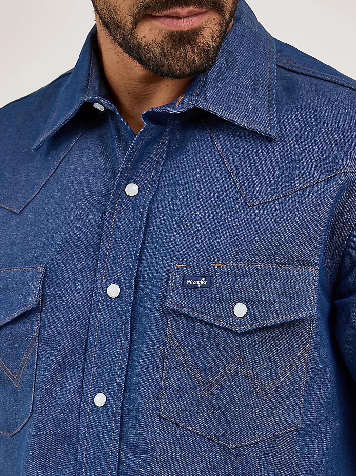 camisa de trabajo vaquera con broches de presión estilo vaquero cowboy cut con acabado firme color índigo acabado firme
