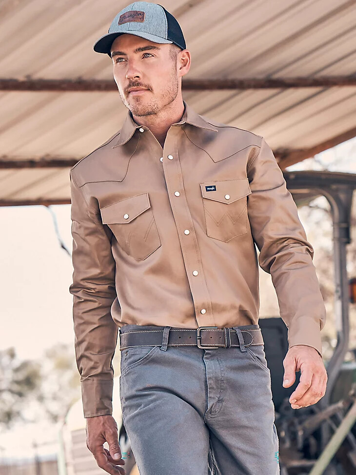 camisa de trabajo vaquera con broches de presión de sarga con acabado firme cowboy cut de cuero crudo