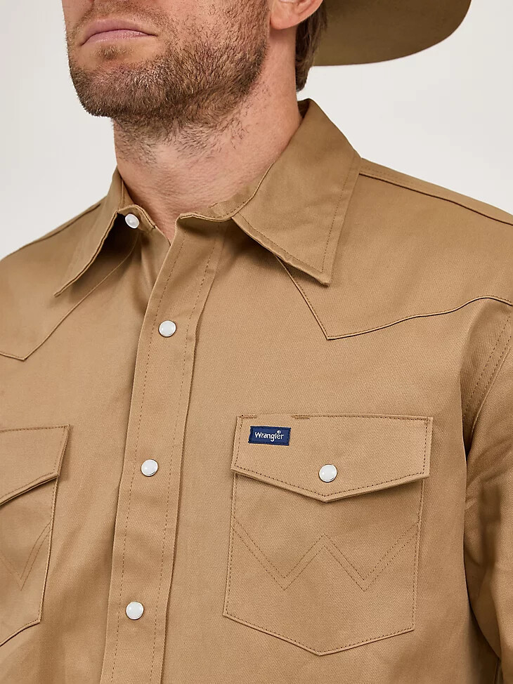 camisa de trabajo vaquera con broches de presión de sarga con acabado firme cowboy cut de cuero crudo