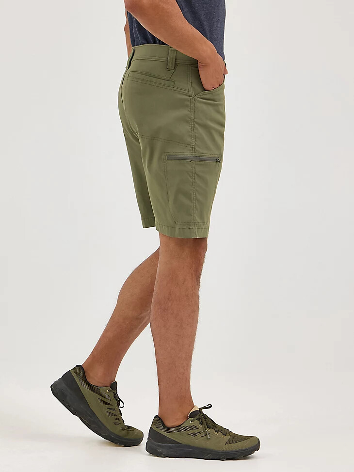 pantalón corto cargo todoterreno para hombre color oliva polvoriento