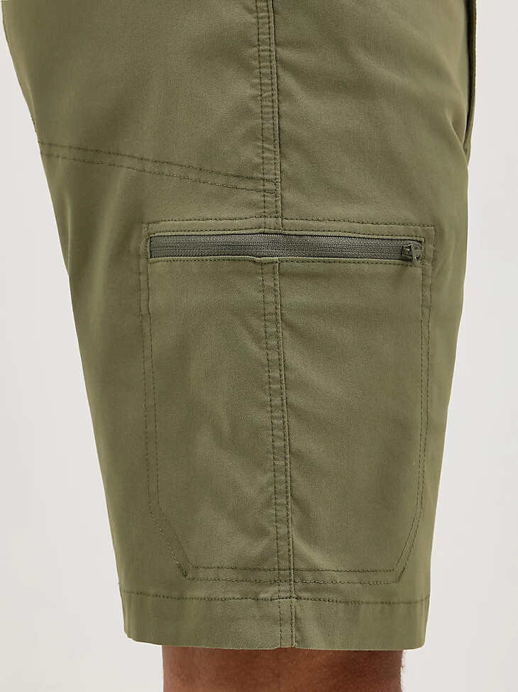 pantalón corto cargo todoterreno para hombre color oliva polvoriento