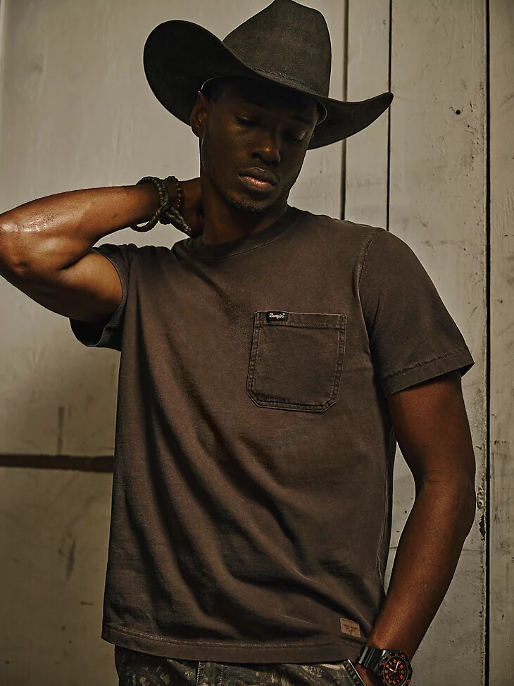 camiseta wrangler x the last of us con diseño de lunares