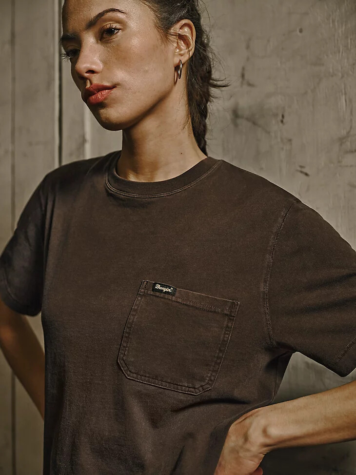 camiseta wrangler x the last of us con diseño de lunares