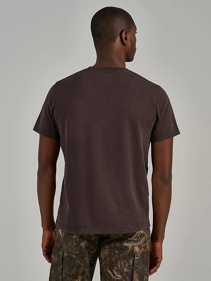 camiseta wrangler x the last of us con diseño de lunares
