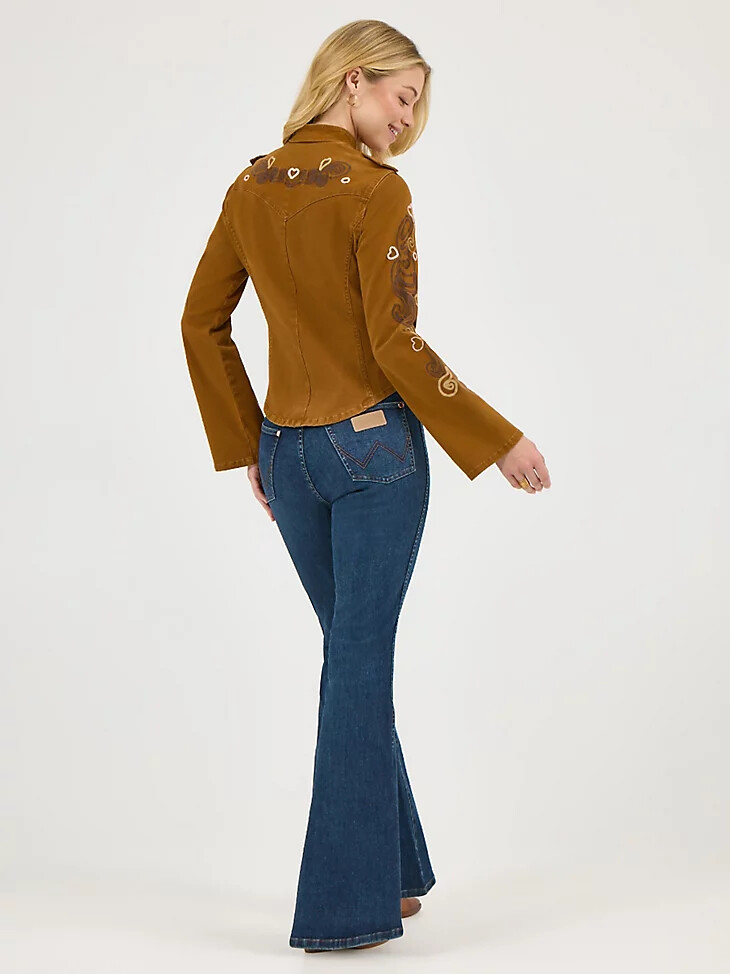 chaqueta utilitaria bordada wrangler x lainey wilson monks robe