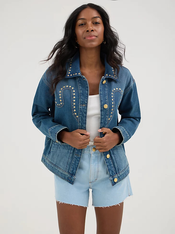 chaqueta con tachuelas wrangler x yellow rose by kendra scott azul pátina