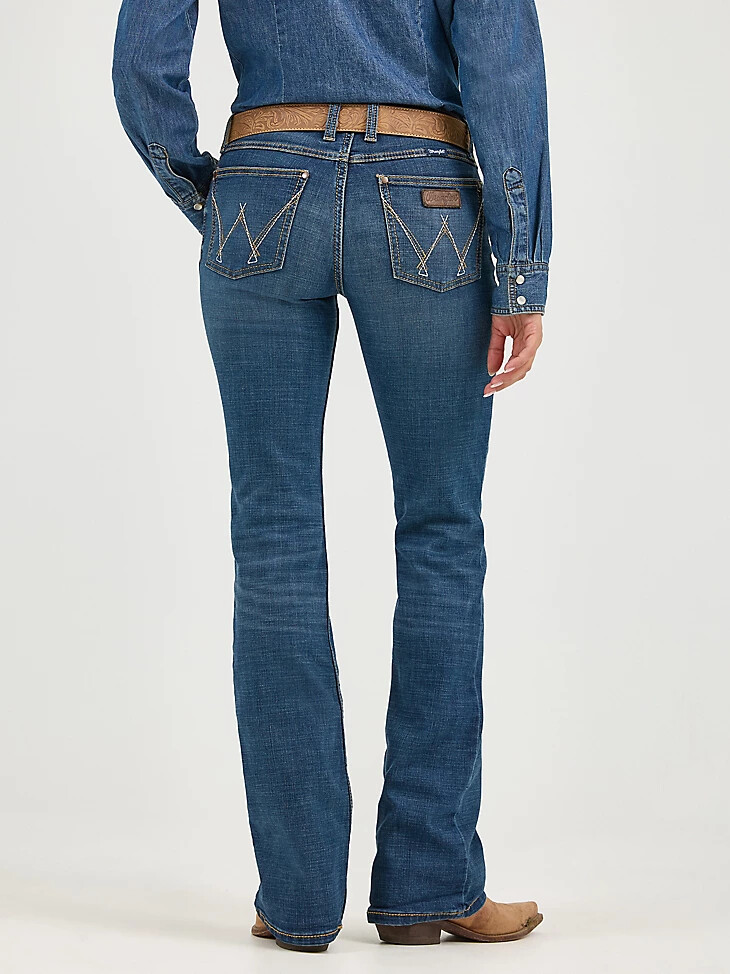 vaqueros wrangler retro mae de tiro medio con corte acampanado y lavado ms para mujer