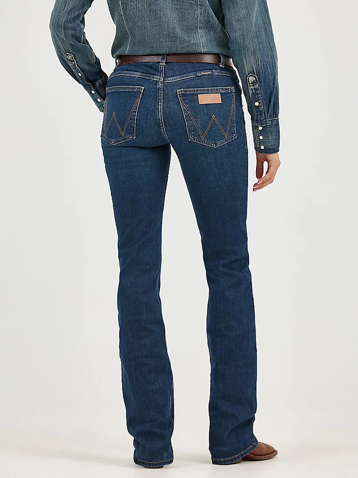 vaqueros wrangler ultimate riding para mujer willow de tiro medio con corte acampanado traci