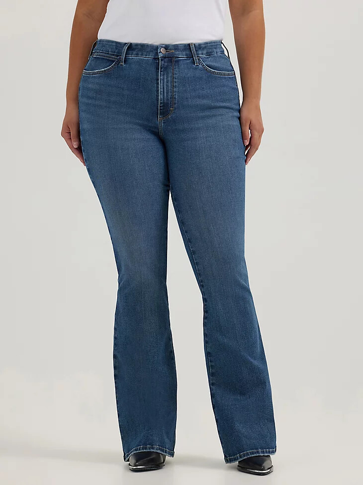 vaqueros acampanados de tiro alto wrangler bespoke para mujer lily