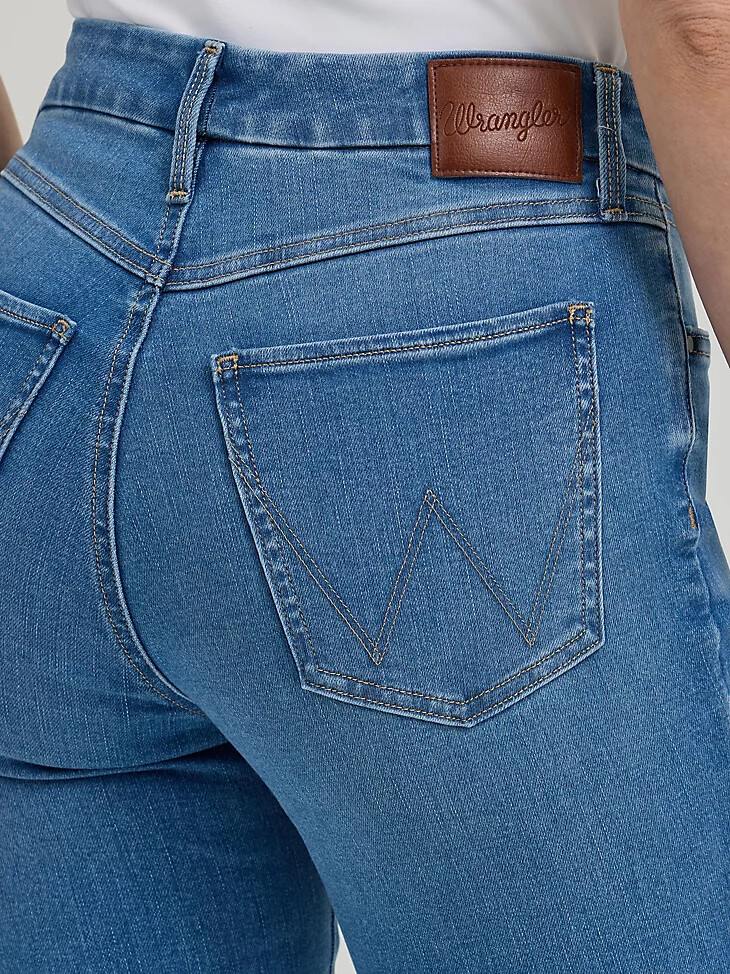 vaqueros wrangler bespoke de tiro alto con corte de bota para mujer palmer