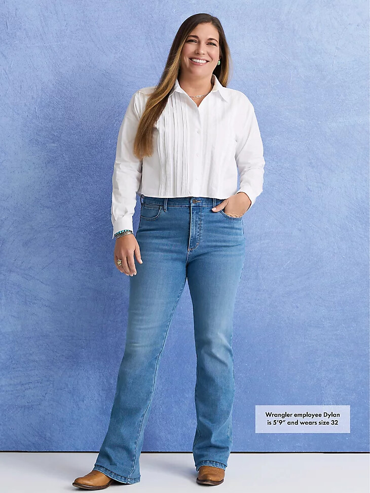 vaqueros wrangler bespoke de tiro alto con corte de bota para mujer palmer