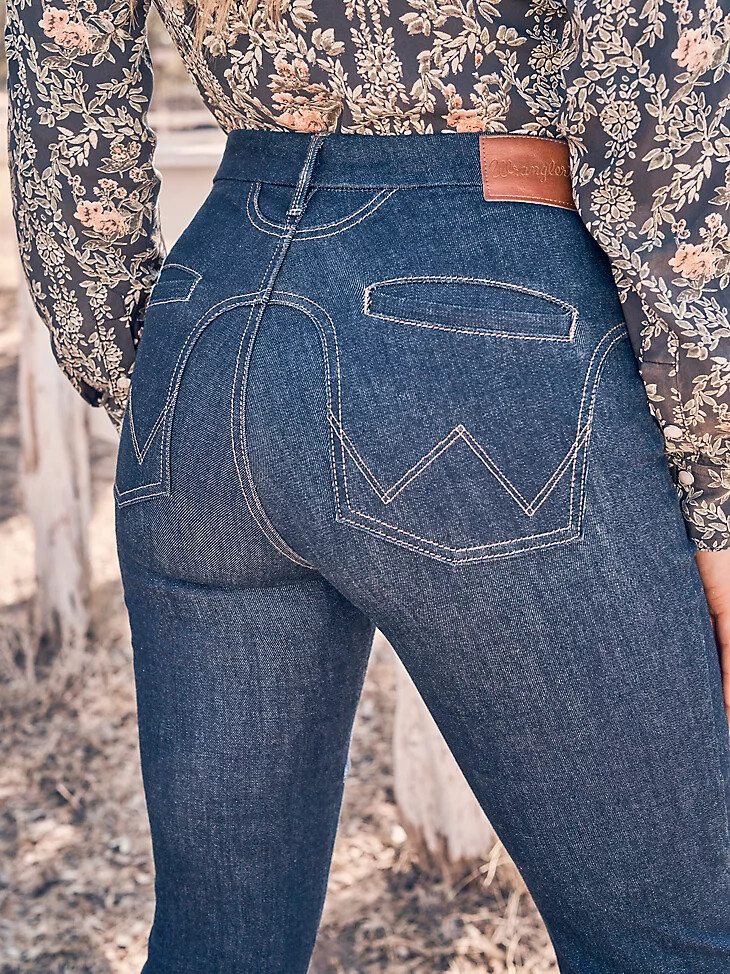 vaqueros acampanados de tiro alto wrangler bespoke para mujer adalyn