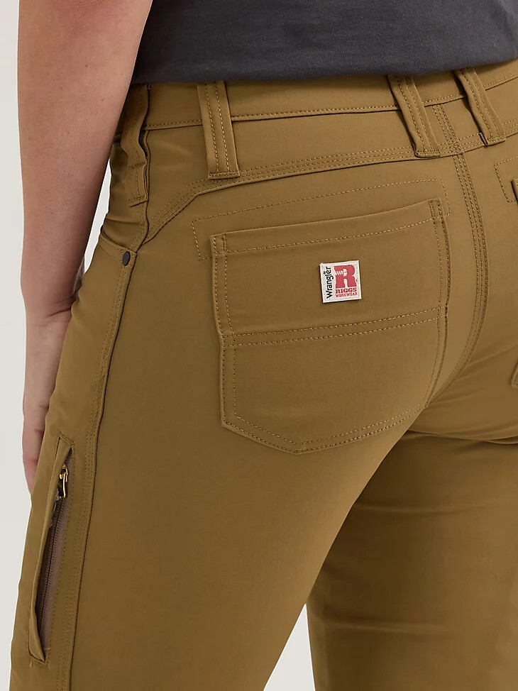 pantalón de trabajo técnico multitemporada wrangler riggs workwear para mujer color canguro