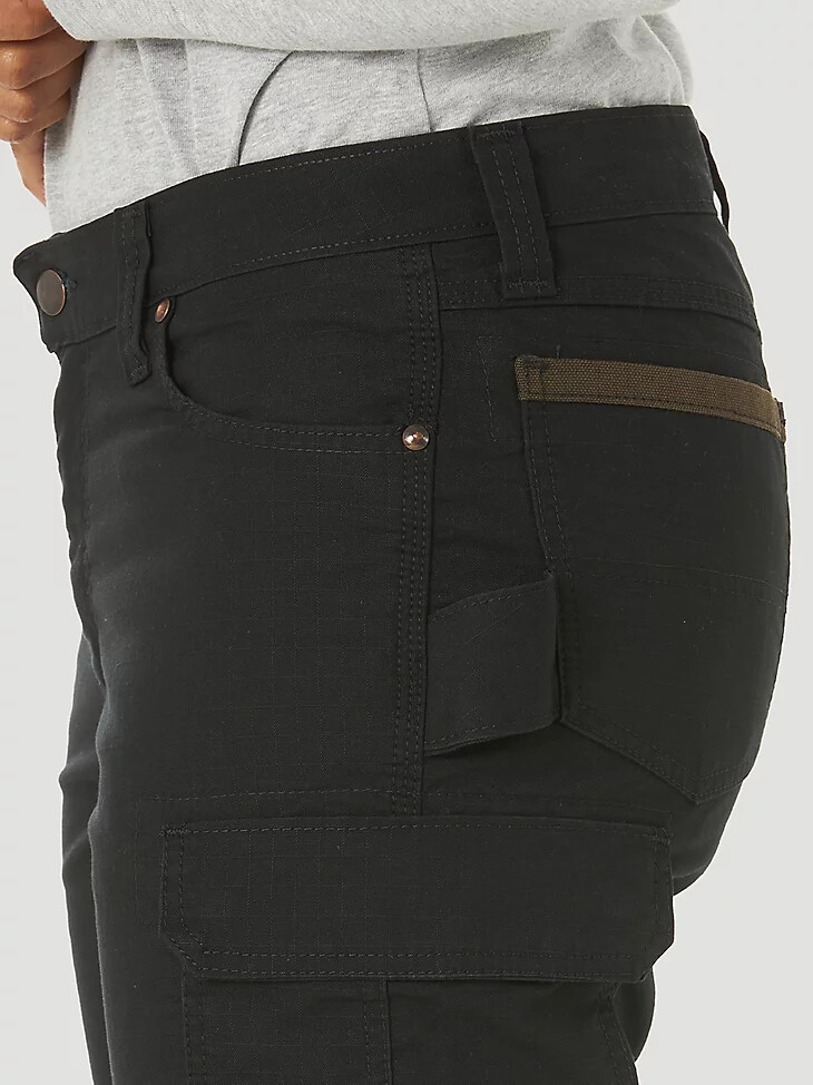 pantalón cargo ajustado ripstop ranger de wrangler riggs workwear para mujer color negro