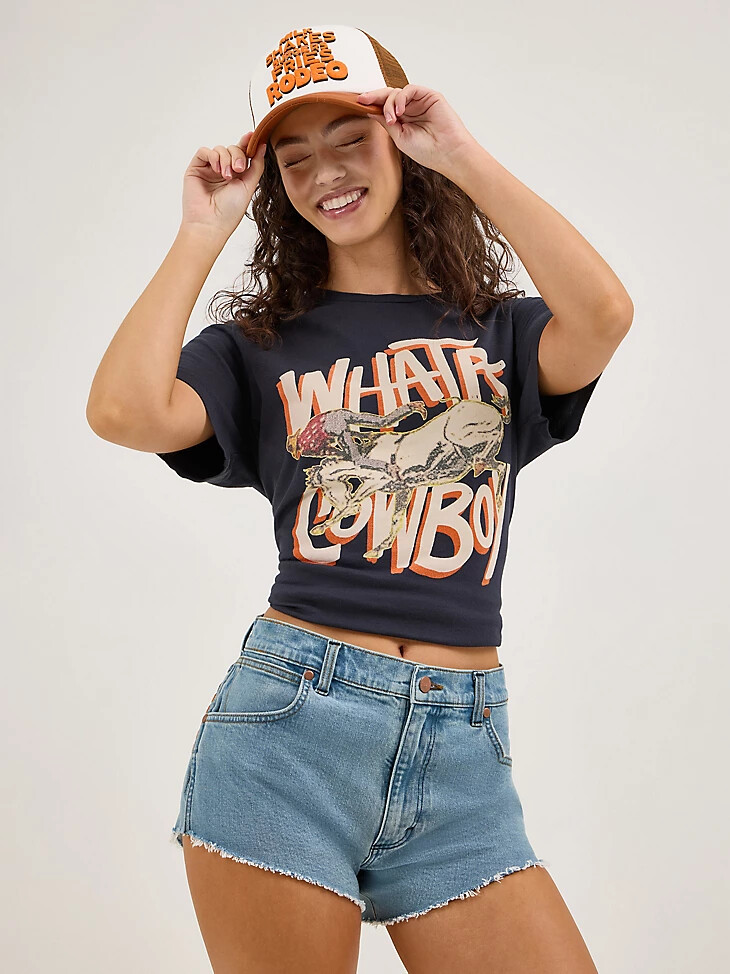 pantalón corto wrangler x whataburger rediseñado con efecto lavado al sol