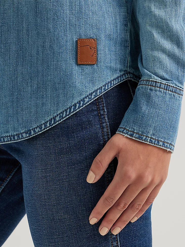 camisa wrangler x buffalo trace revival para mujer color índigo