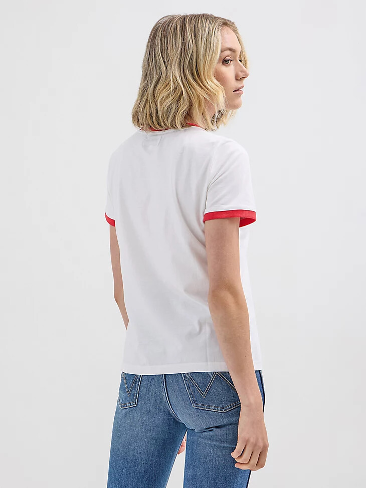 camiseta con logo de wrangler x hot wheels para mujer color blanco brillante