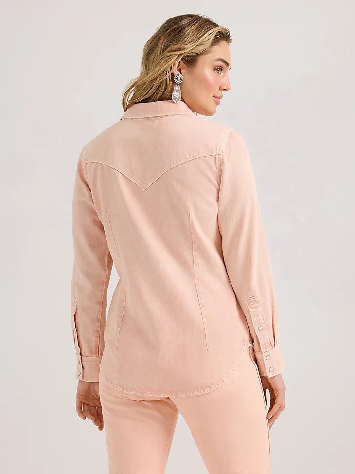 camisa vaquera wrangler colorwash slim con broches para mujer color rosa