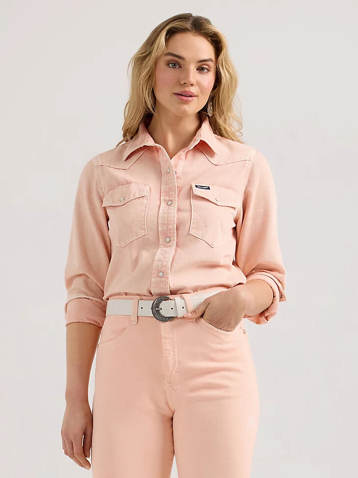 camisa vaquera wrangler colorwash slim con broches para mujer color rosa