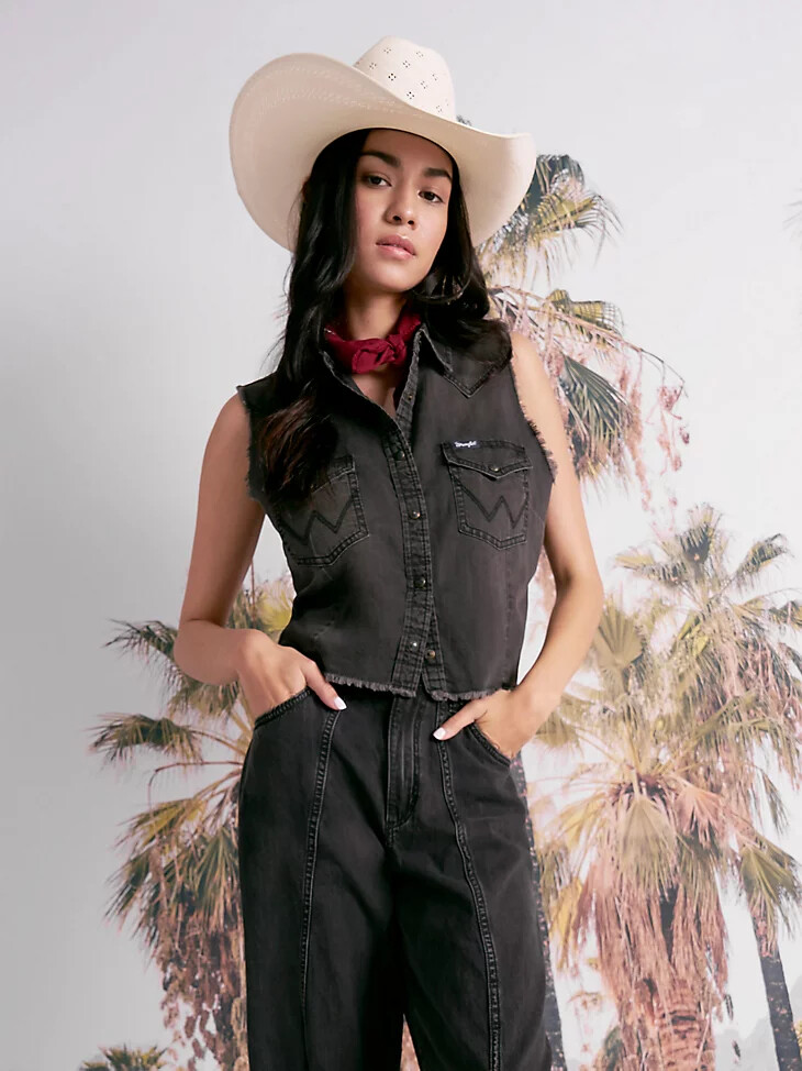 camiseta sin mangas vaquera deshilachada wrangler para mujer estilo western color negro